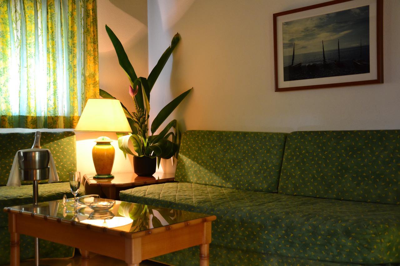 Club Santana Beach & Resort Bagian luar foto